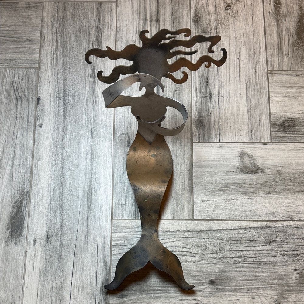 Artistic Metal Mermaid Decor Wine Bottle Holder HAYS CASH